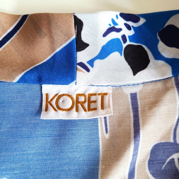 Vintage Koret long sleeves blouse with off center buttons down and bow. - Picture 9 of 14